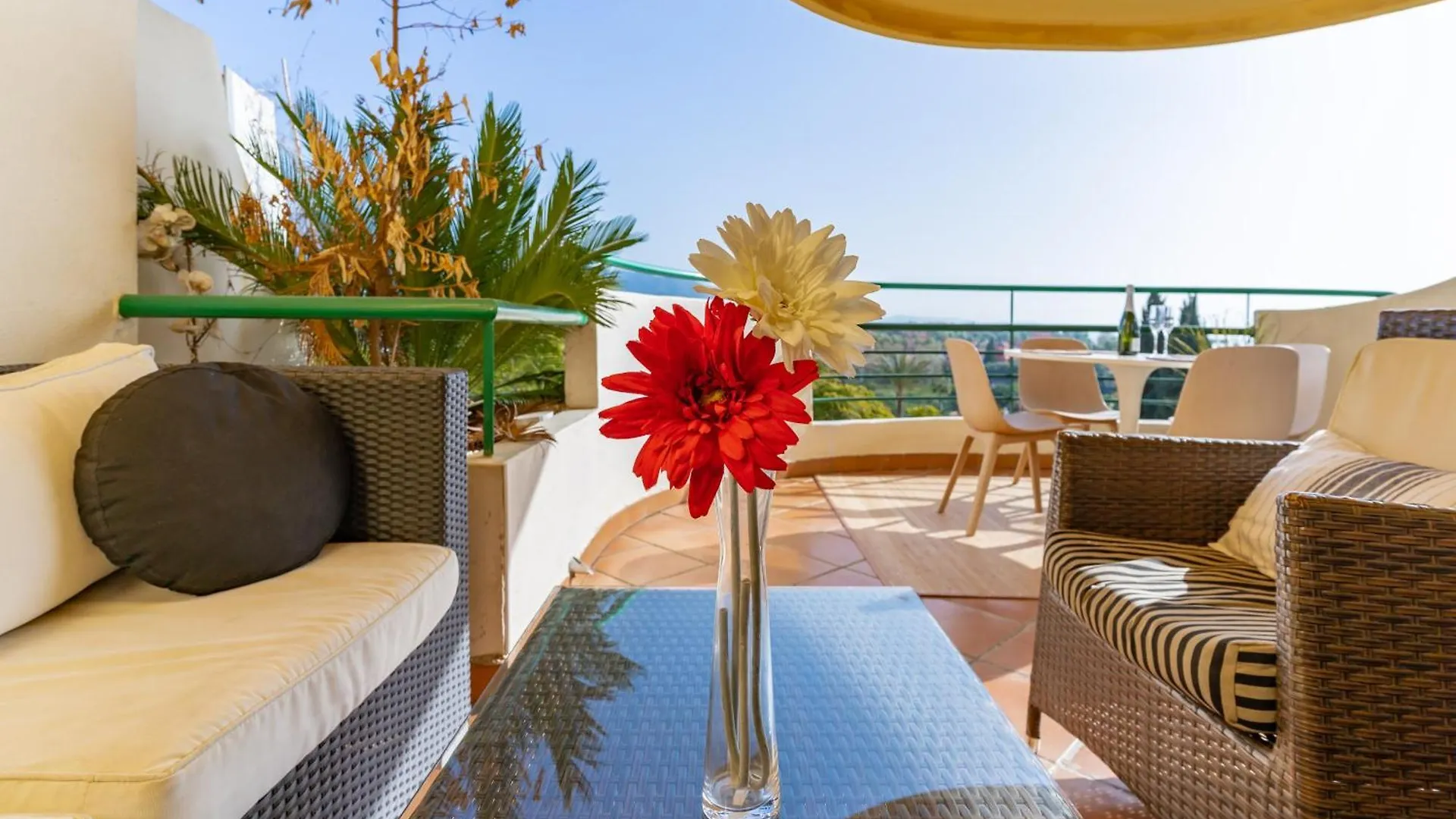 Modern 2-Bedroom Apartment With Stunning Views Марбелья