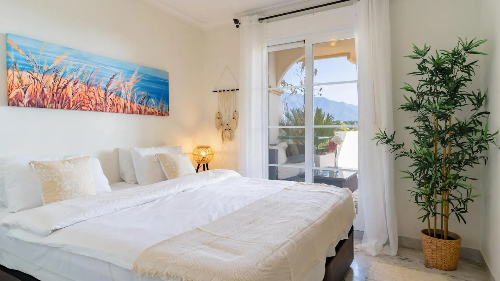 Modern 2-Bedroom Apartment With Stunning Views Марбелья Испания